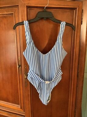 Dippin Daisy striped one pice swimsuit size M